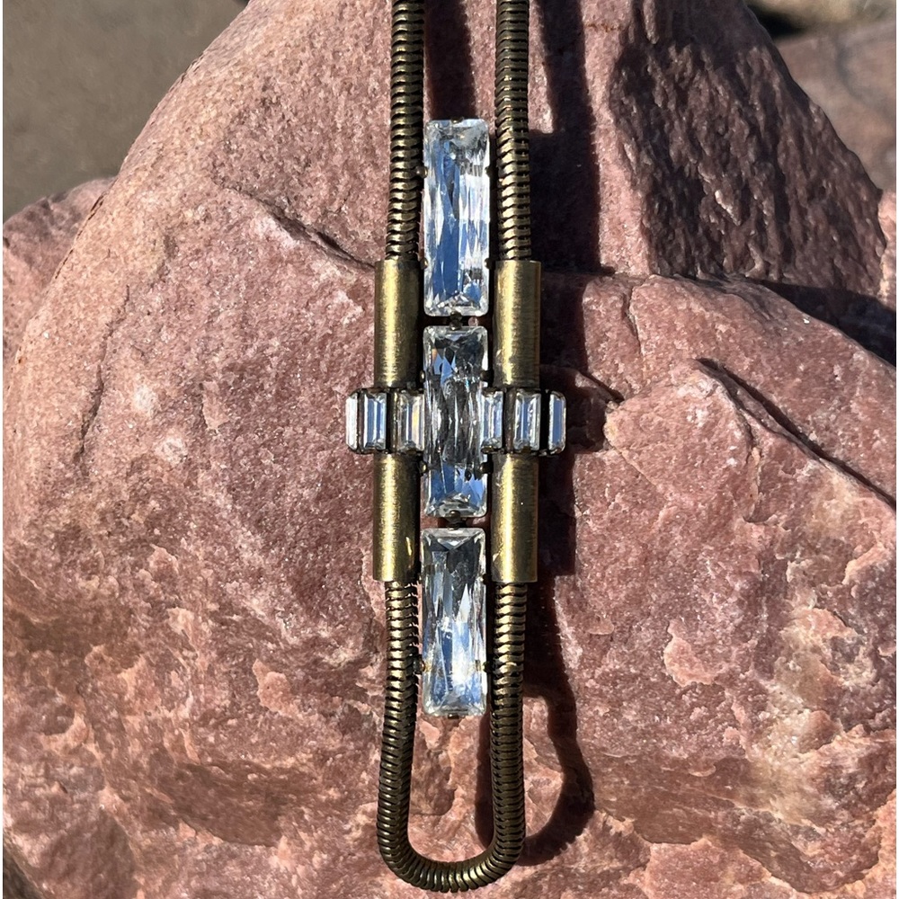 AUDEN CRYSTAL NECKLACE